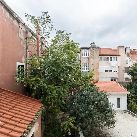 Flh Mouros Spacious Apartment Lisbon