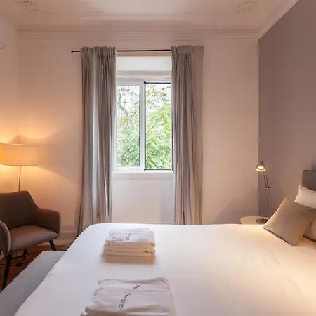 Flh Mouros Spacious Apartment